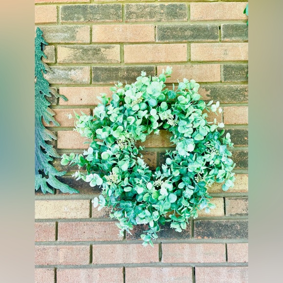 Seeded Baby Eucalyptus Twig Wreath - Picture 7 of 12